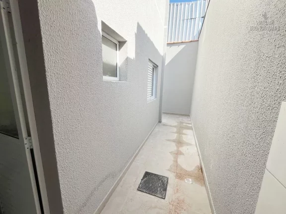 Imagem Casa de condomínio na Vila Tupi, 2 Dormitórios com Suíte! Casa Térrea!