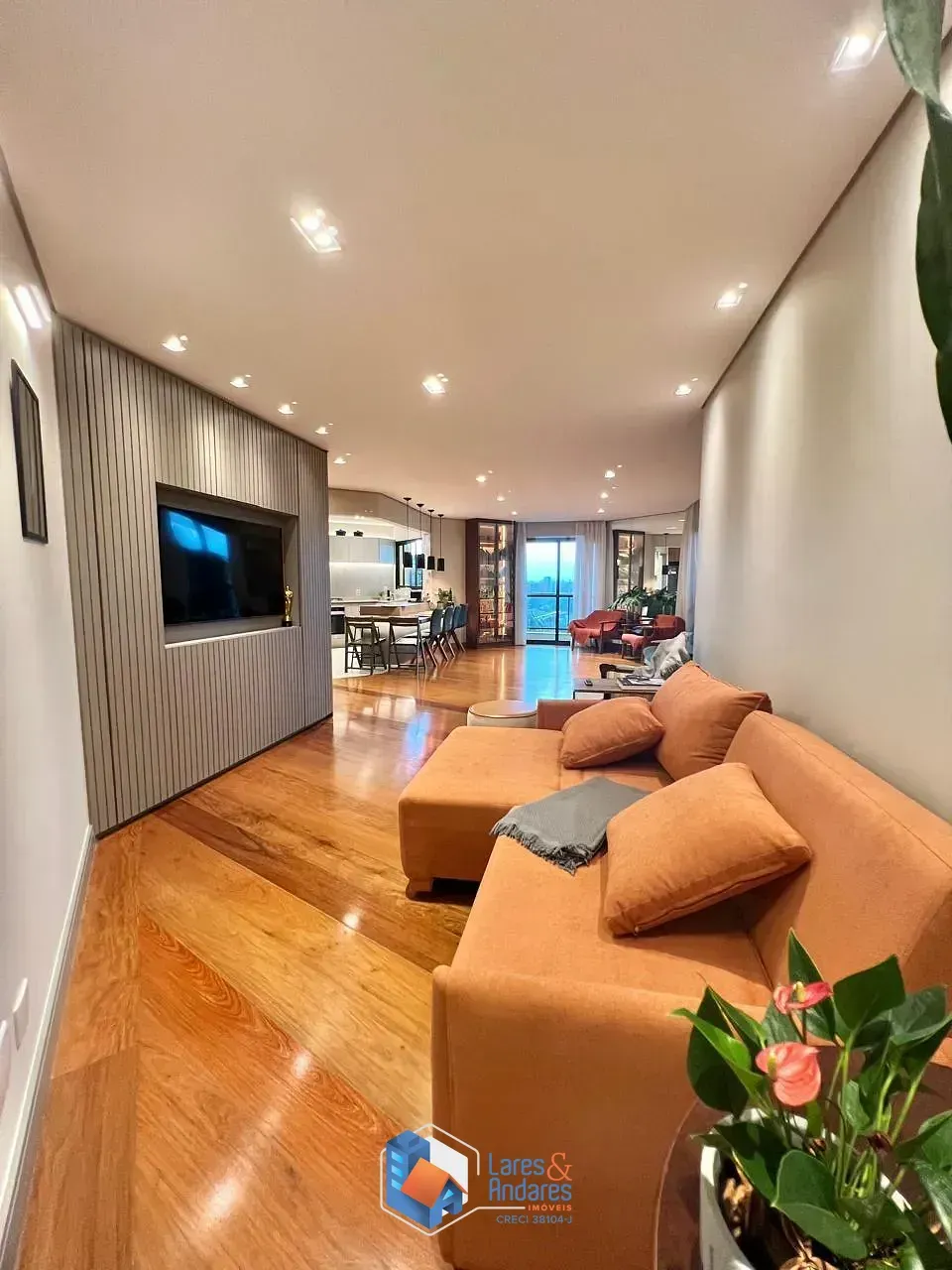 Imagem Apartamento para venda em Parque São Domingos com 3 quartos, sendo 1 suíte, 174m²