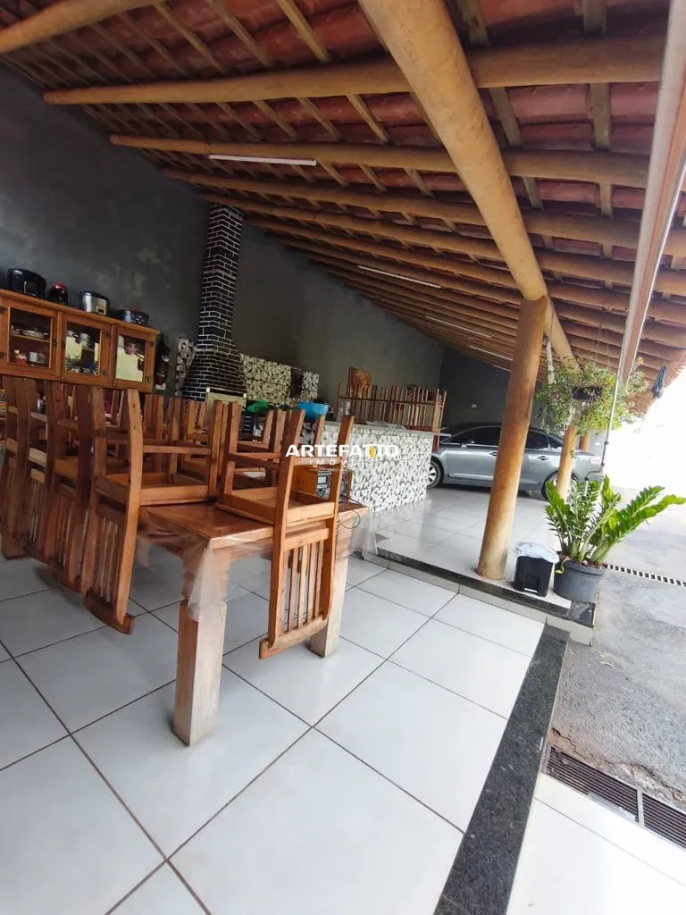Imagem Casa bairro City Petrópolis, 250m2, rico em porcelanato e modulados.
