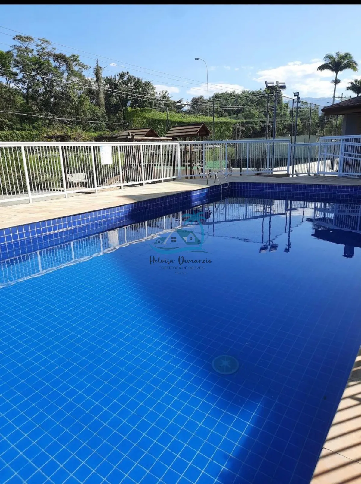 Imagem Apartamento mobiliado com 2 dormitórios a venda em Ubatuba.