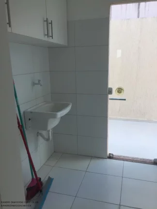 Imagem Casa em Condomínio de Luxo em Alphaville, Camaçari-BA: 4 Quartos, 3 Suítes, 2 Salas, 1 Banheiro, 4 vagas de garagem, 280m².