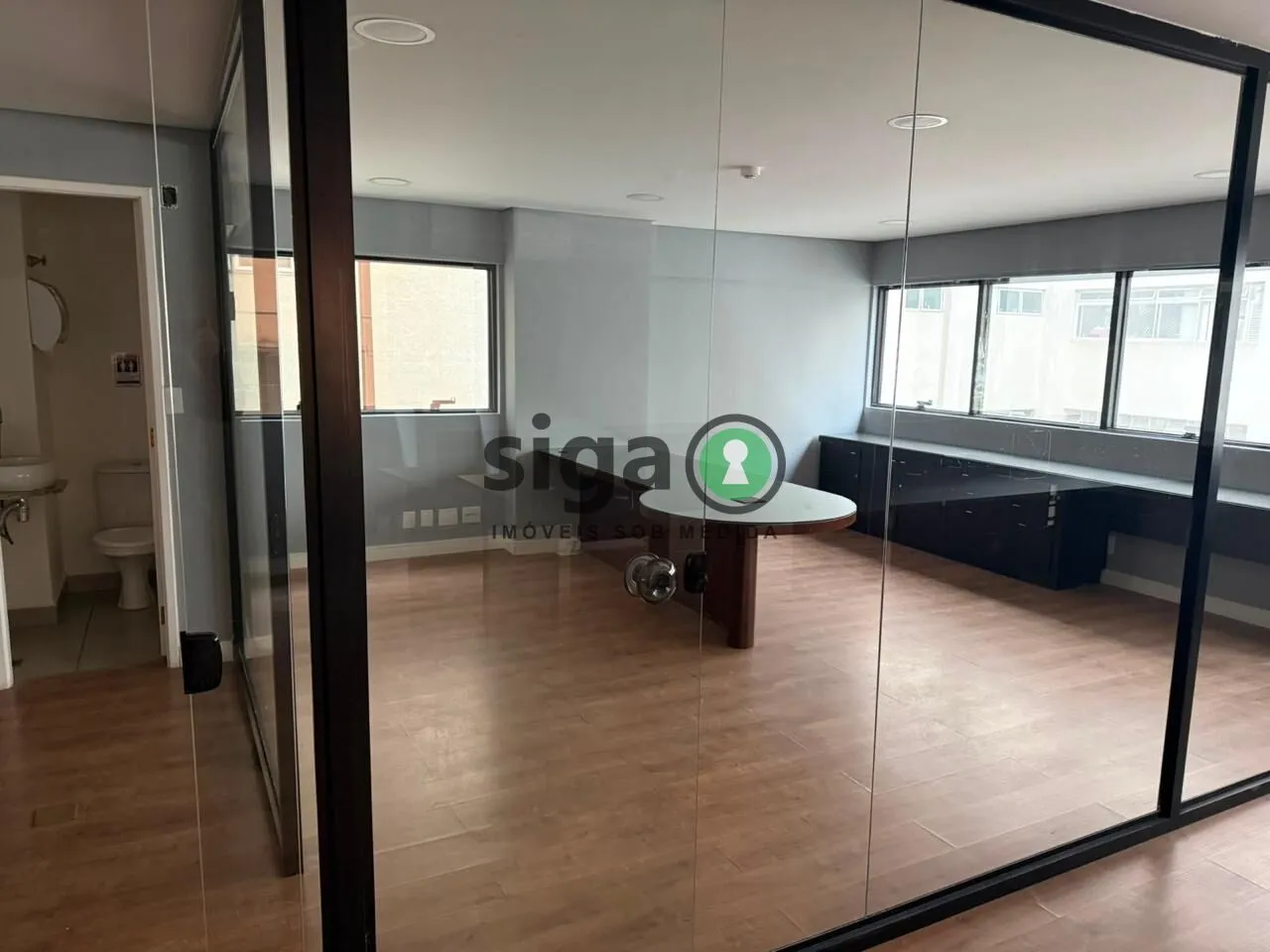 Foto do imóvel Conjunto Comercial para Locação com 128m²,no Jardim Paulista,3 salas 4 ,banheiros e Ar condicionado