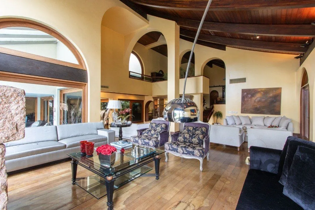 Imagem Casa para Venda - 645m², 4 dormitórios, sendo 4 suites, 11 vagas - Tristeza