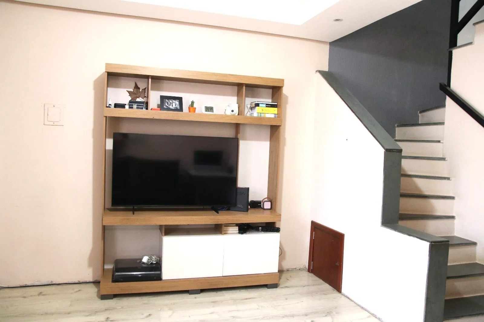 Imagem Casa sobrado na Hípica de 2 dormitórios e 2 vagas