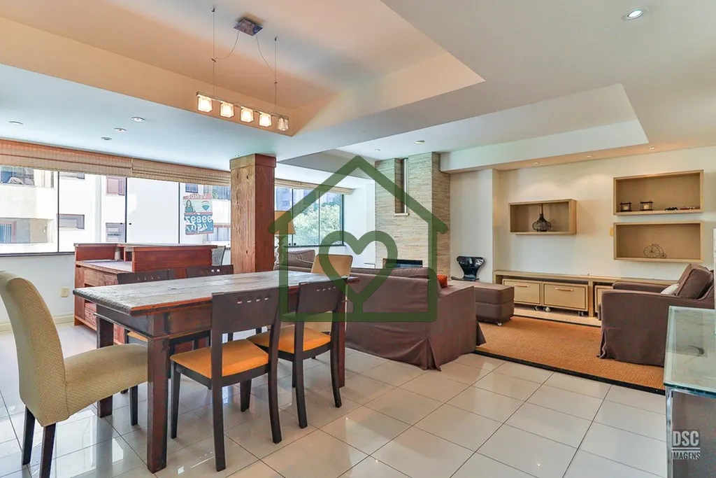 Já pensou morar em uma das ruas mais charmosas de Porto Alegre?

Conheça esse lindo apartamento no...