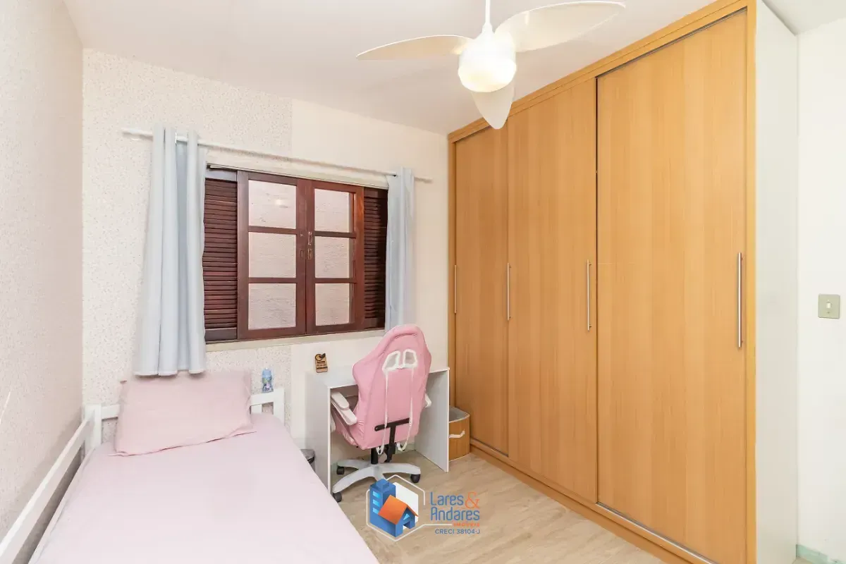 Imagem Sobrado para venda em Parque Maria Domitila com 3 quartos, 126m²