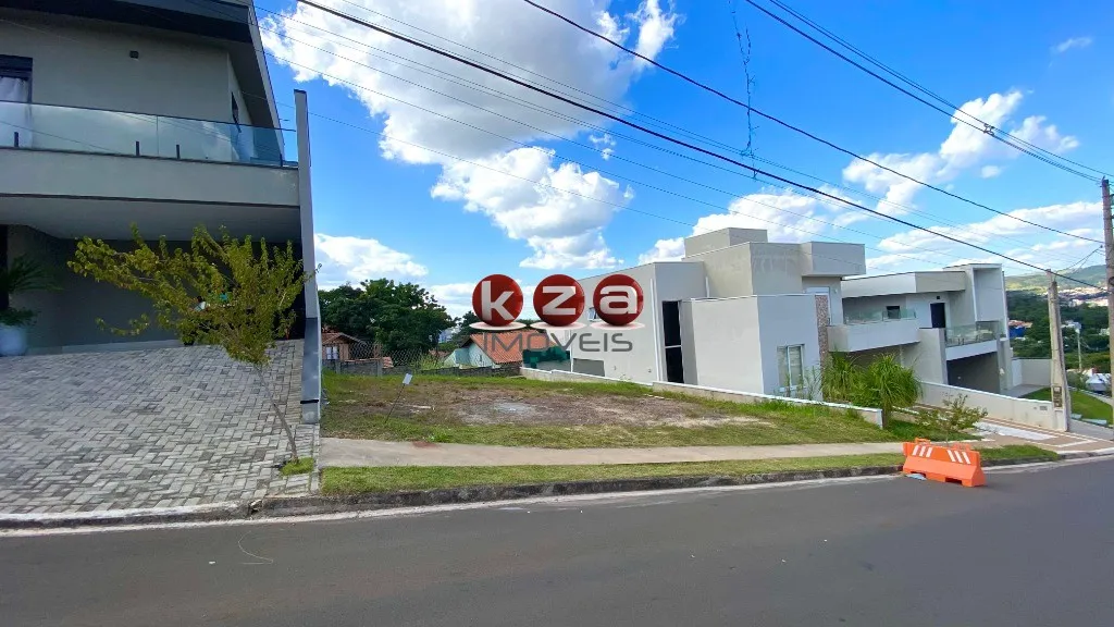 Imagem Terreno à venda no Condomínio Vivenda das Pitangueiras em Valinhos-SP: 300,00m² de área.