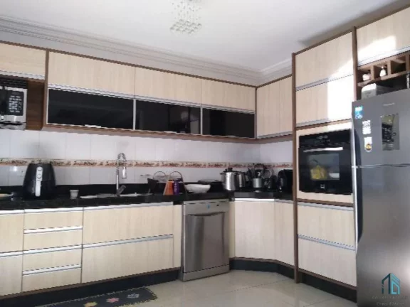 Imagem (PERMUTA) Casa a venda, 06 quartos c/suíte, 06 vagas, no Água Verde em Curitiba PR
