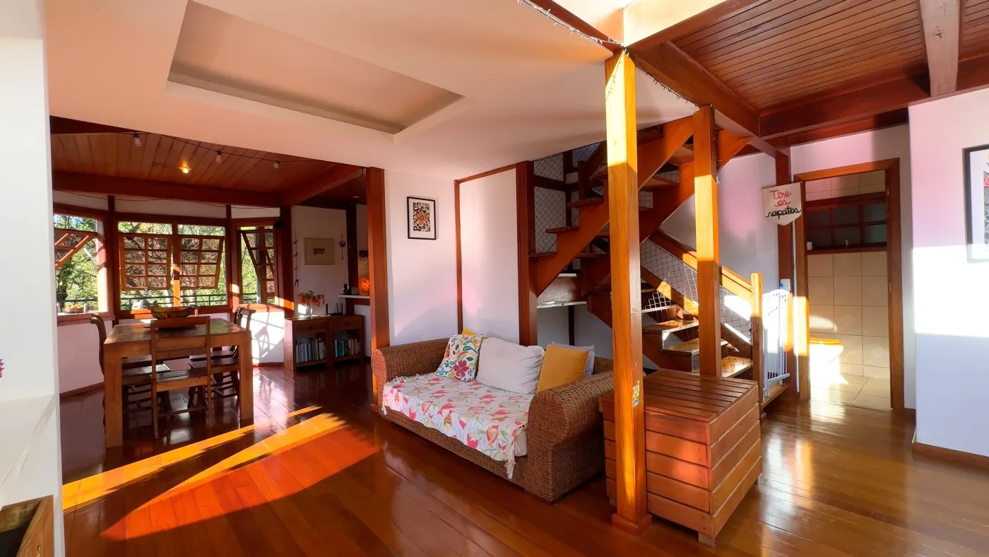 Imagem Casa em Condomínio para Venda em Petrópolis / RJ no bairro Cuiabá