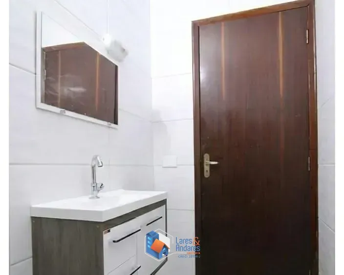 Imagem Sobrado para venda em Chácara Inglesa com 3 quartos, sendo 1 suíte, 86m²