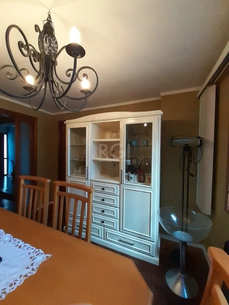 Imagem Casa 3 dormitórios, 2 suítes, 4 vagas, 257,52 m² de área privativa, no Bairro Ipanema