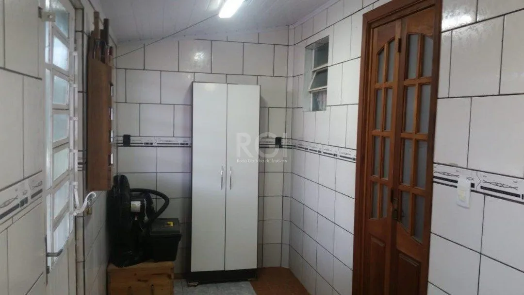 Imagem Casa para Venda - 70m², 2 dormitórios, 3 vagas - Ponta Grossa