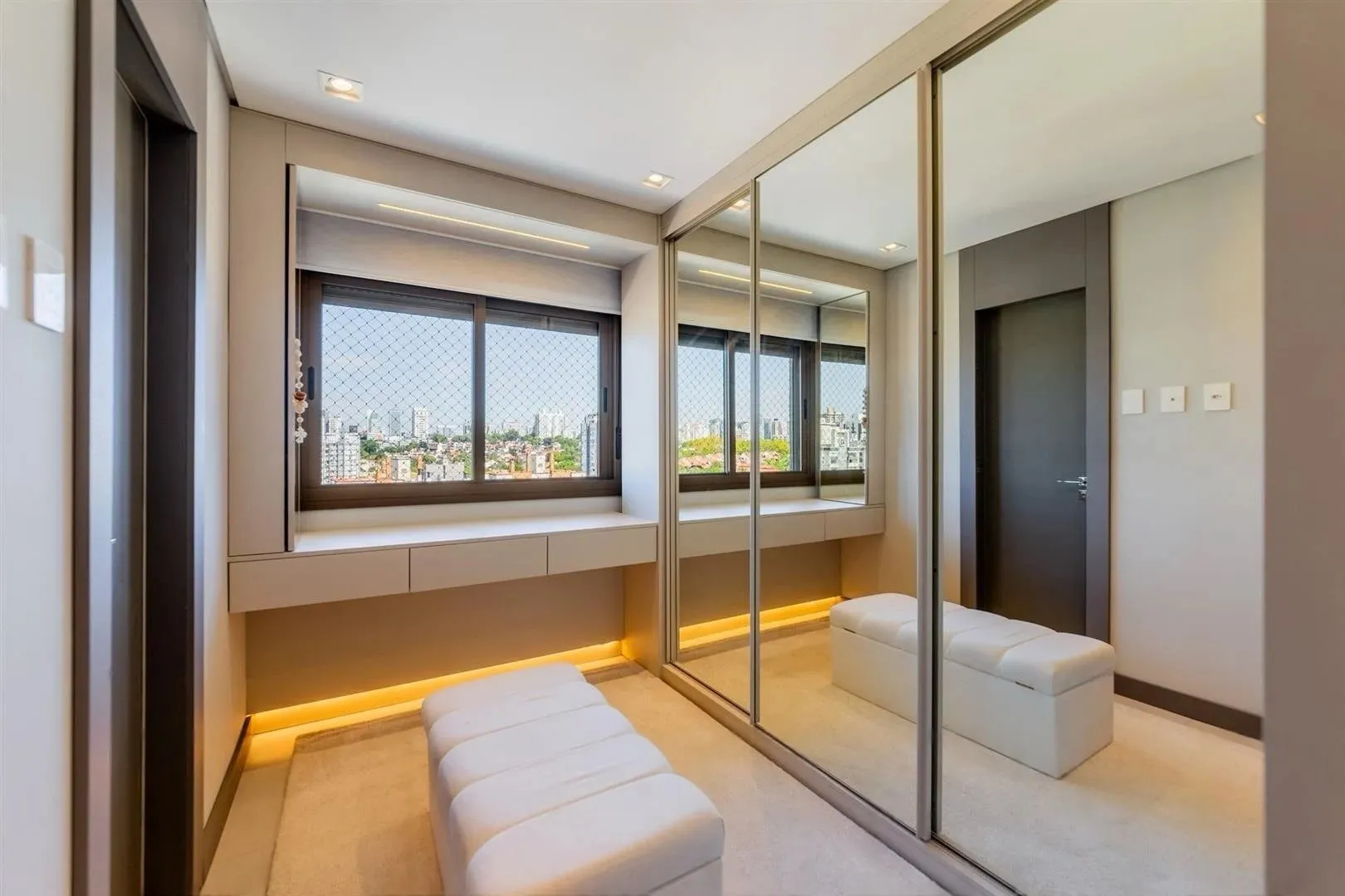 Imagem Apartamento 3 suítes mobiliado por arquiteta | 3 vagas | Lareira | Churrasqueira | High Garden Boa Vista