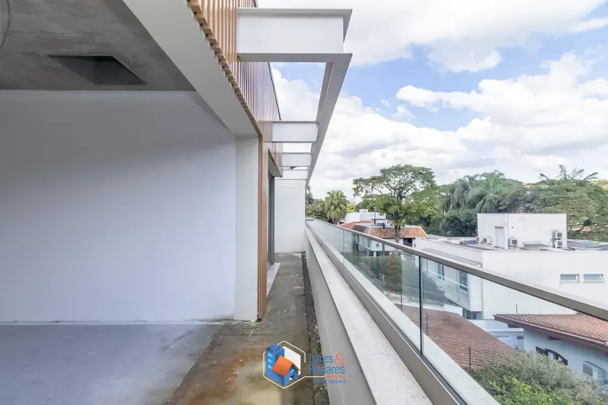 Imagem Casa no condomínio CONDOMÍNIO KINÁ ALTO DE PINHEIROS para venda com 4 quartos, sendo 4 suítes, 584m²