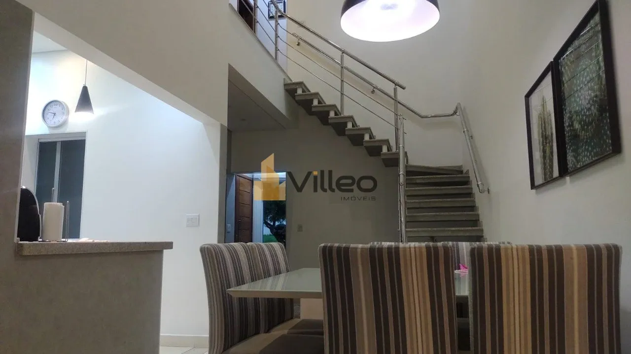 Imagem Descubra o privilégio de viver com conforto, segurança e requinte nesta residência única no Resi...