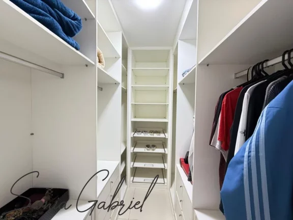 Imagem Casa em Condomínio em Vinhedo-SP: 4 Quartos, 2 Suítes, 3 Salas, 4 Banheiros, 4 Vagas - Imperdível!