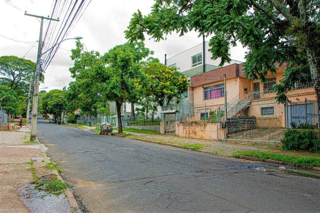Imagem Casa para Venda - 423.16m², 4 dormitórios, sendo 1 suites, 4 vagas - Glória