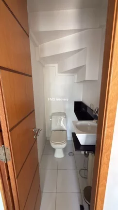 Imagem Apartamento Duplex para locação em Moema, com 2 quartos, 1 sala, 2 vagas.