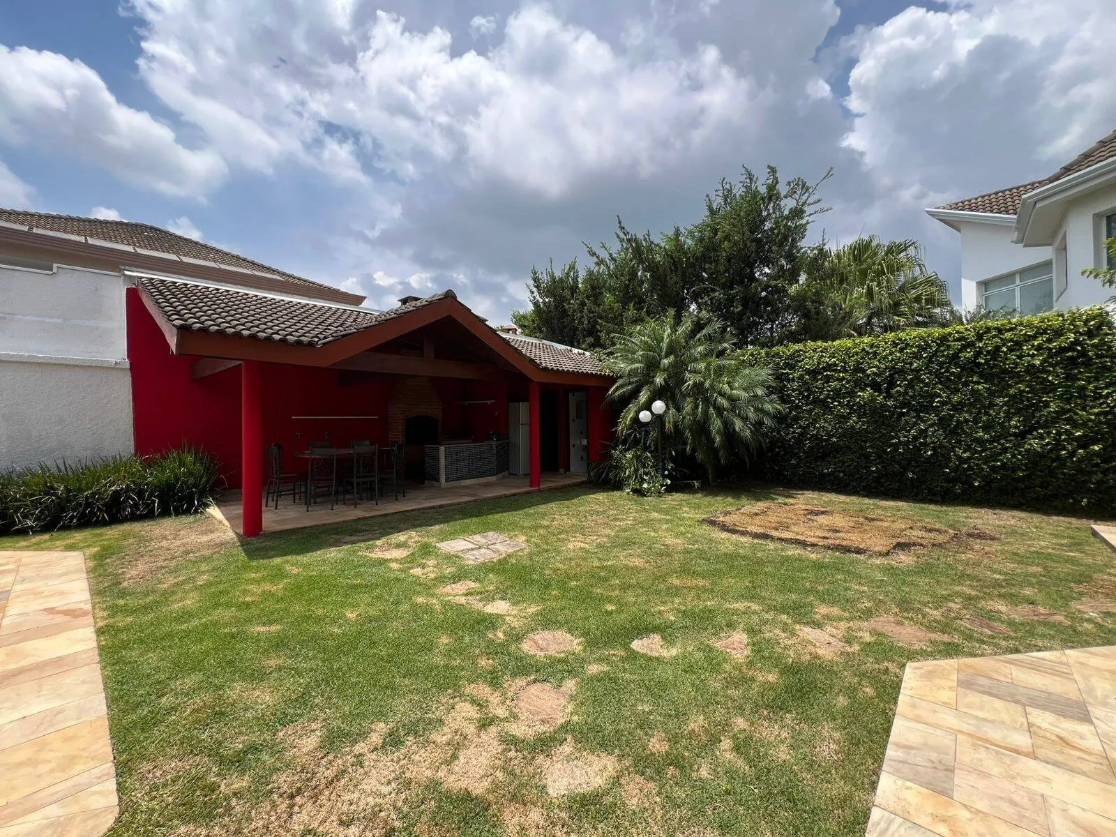 Imagem Casa Exclusiva em Tamboré, Santana de Parnaíba - Rodeada de Verde