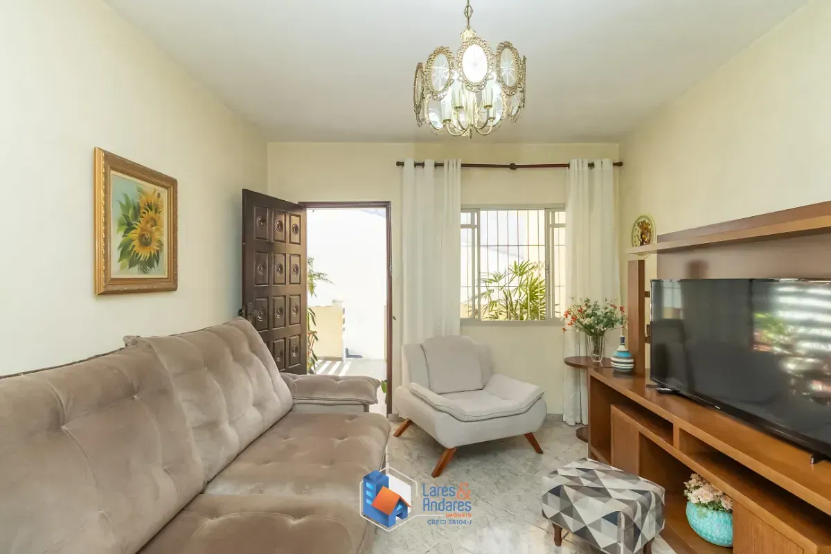 Imagem Sobrado para venda em Vila Nossa Senhora do Retiro com 6 quartos, sendo 1 suíte, 190m²