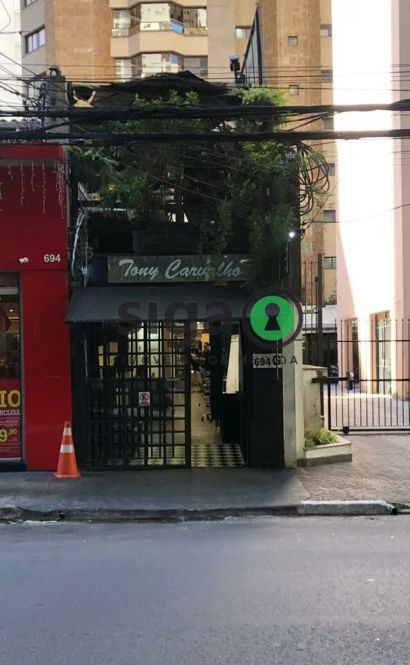 Foto do imóvel Loja em piso inferior, com 70m², 3 x 23m para locação no Brooklin