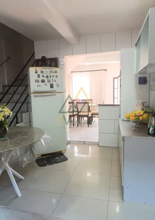 Imagem Casa Sobrado Padrão em Pinhais