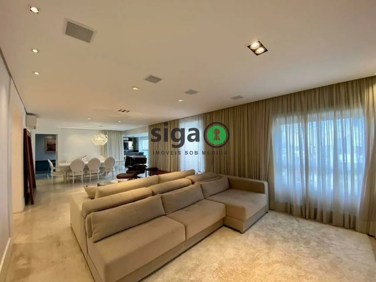 Imagem Apartamento Alto Padrão na Vila Olímpia de 3 Quartos com 3 Vagas - 210m² à Venda.