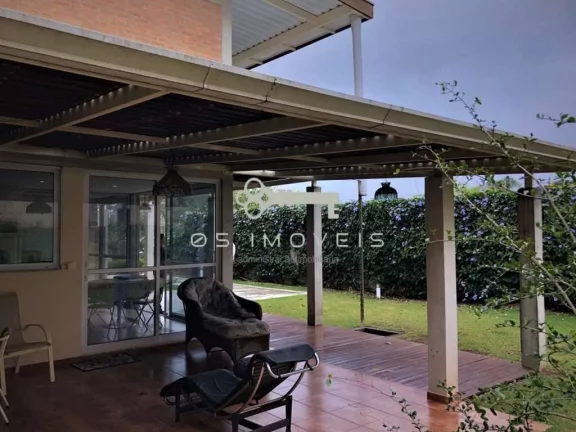 Imagem Casa à venda na Granja Viana com 3 dormitórios e suíte: moderna e integrada