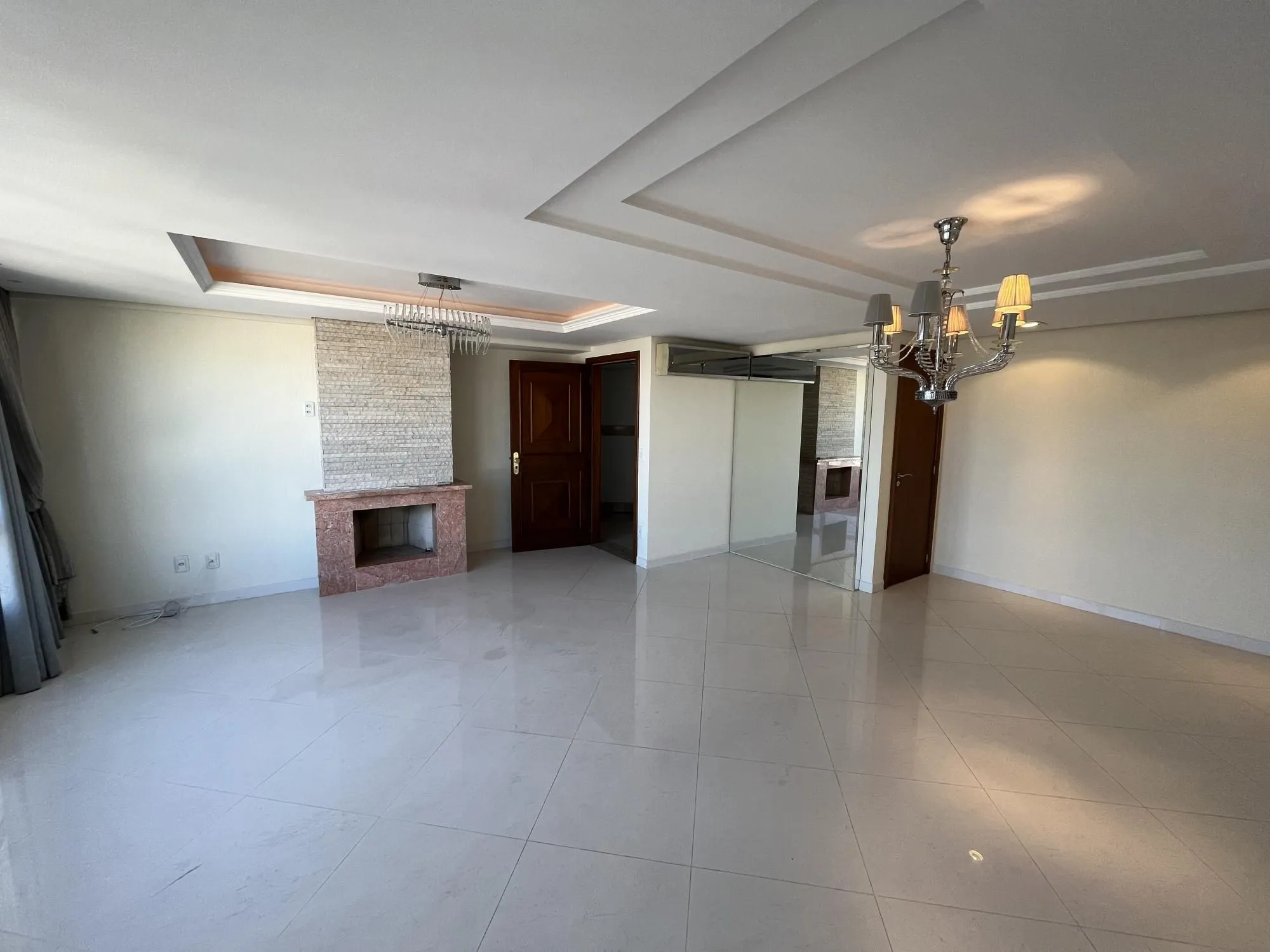 Imagem Apartamento de 3 quartos, suíte e 2 vagas de garagem no bairro Higienópolis POA