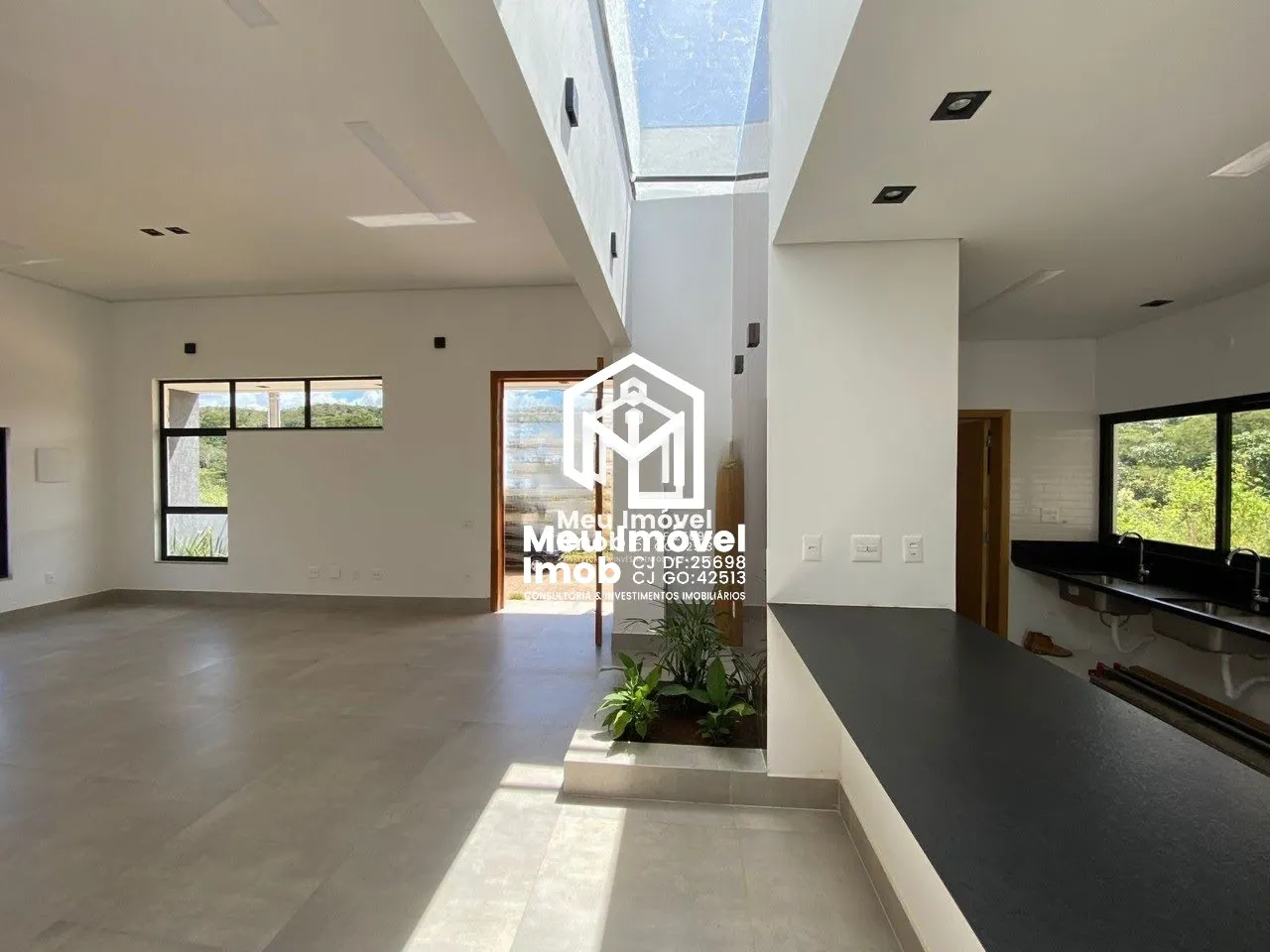 Imagem Casa 4 Quartos 2 Suítes 2 Vagas Lt 800m² Útil 260m²