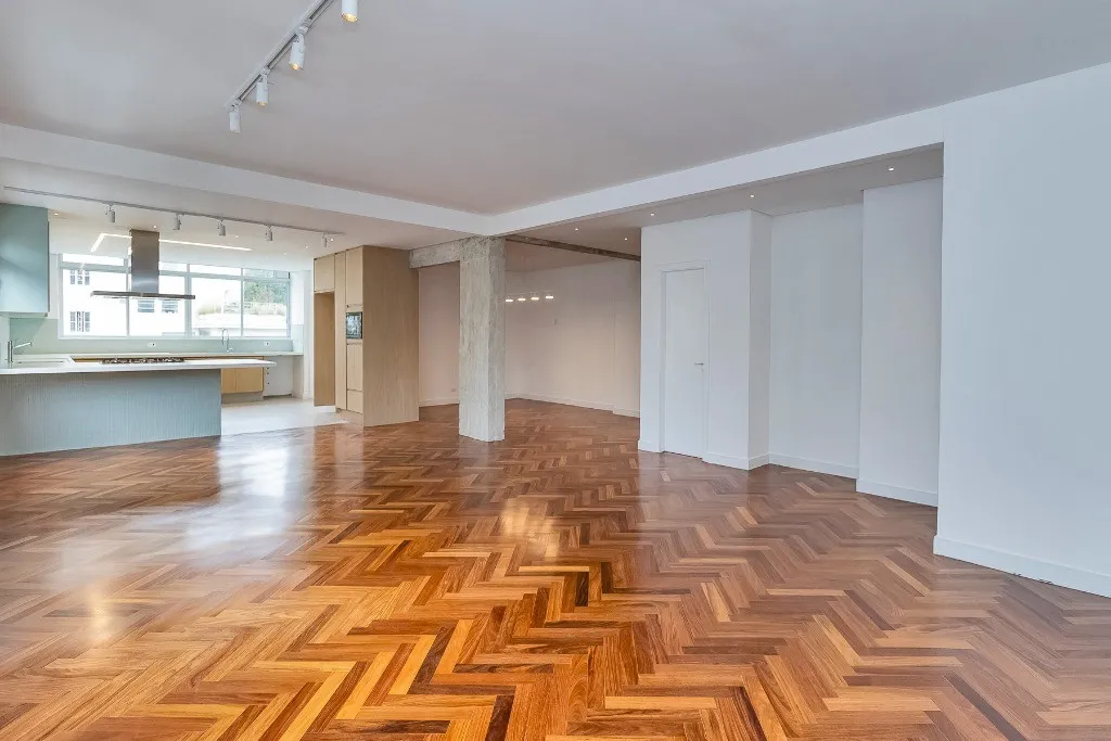 Foto do imóvel Apartamento à venda em Higienópolis, São Paulo-SP: 3 quartos, 2 suítes, 2 banheiros, 2 vagas, 230m² de área.