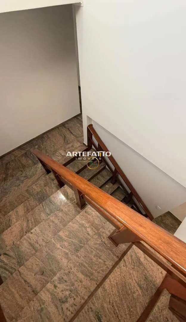Imagem Casa para alugar em Franca, Estação, com 12 quartos, 298m2