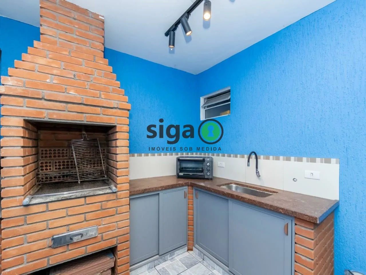 Imagem Casa a venda no Campo Belo, 240 metros, 3 quartos, 2 vagas - Porteira Fechada
