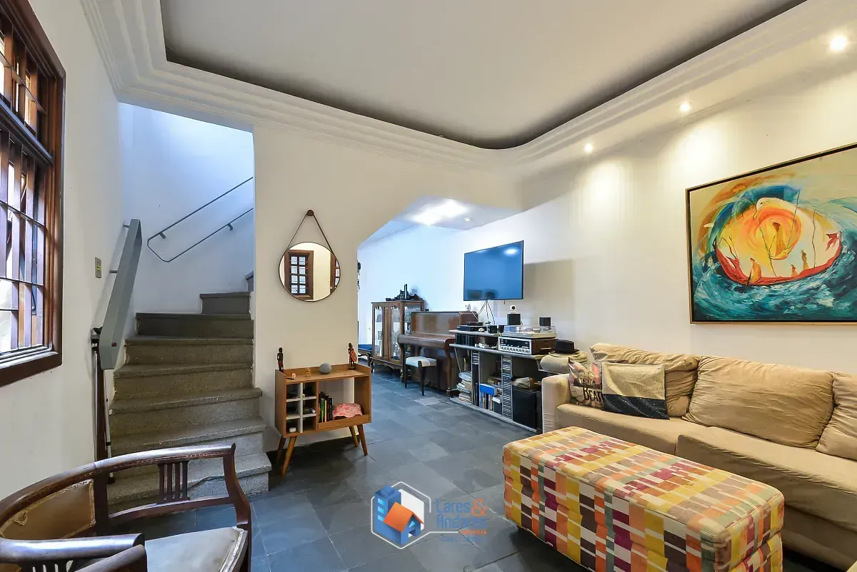 Foto do imóvel Sobrado para venda em Campo Belo com 3 quartos, sendo 1 suíte, 185m² em Rua Condessa de Pinhal
