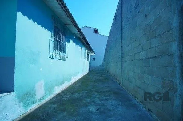 Imagem Casa espaçosa à venda no bairro Costa e Silva 4 dormitórios sendo 1 suíte.