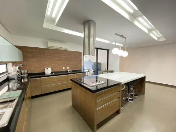 Foto do imóvel Sobrado Espaçoso em Condomínio na Região Central de Foz!