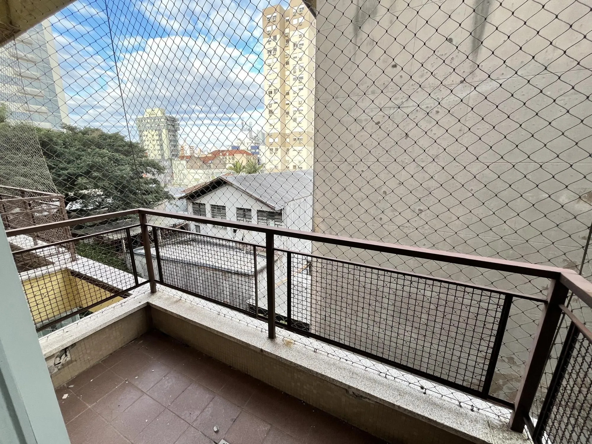 Imagem Apartamento de 1 quarto, 2 sacadas e 1 vaga de garagem no bairro Farroupilha POA