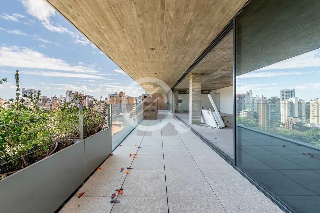 Imagem Com uma vista privilegiada de 317m² para toda a cidade, este apartamento no bairro Petrópolis ofer...