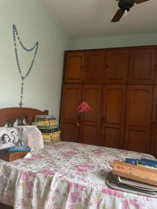 Imagem asa no centro com varandão, 03 salas cinco quartos,dependencia completa ,copa cozinha,02 banheiros,duas suites,vaga para dois carros,excelente locali