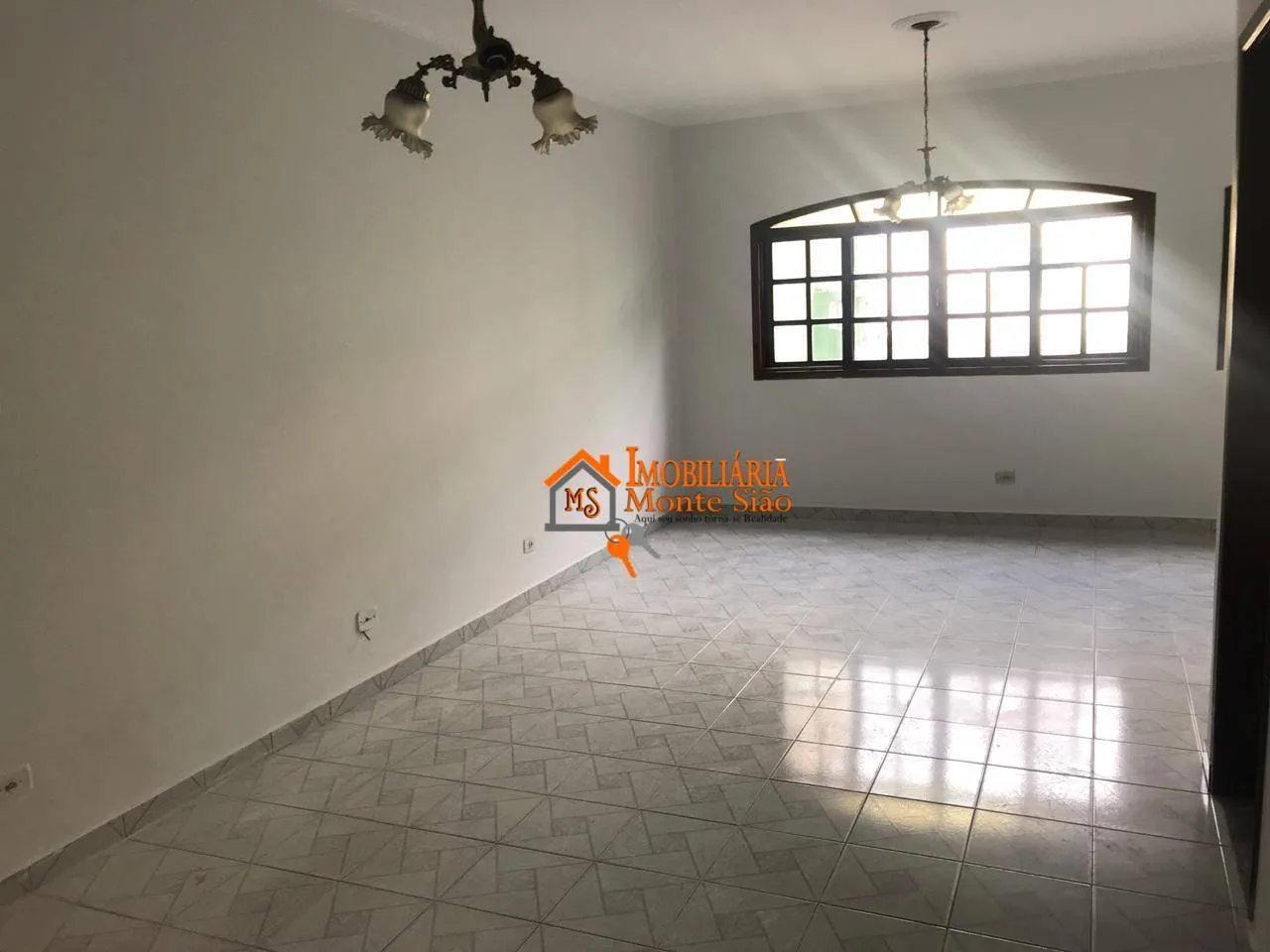 Imagem Sobrado com 3 dormitórios à venda, 254 m² por R$ 650.000,00 - Jardim Santa Cecília - Guarulhos/SP