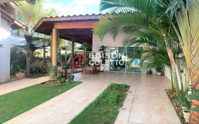 Imagem Linda Casa no bairro São Matheus com 3 quartos toda avarandada com lindo paisagismo