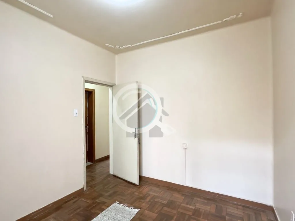 Imagem Apartamento de 80m², 3 dormitórios, sendo 1 com sacada, peças ampla, living para 2 ambientes, coz...