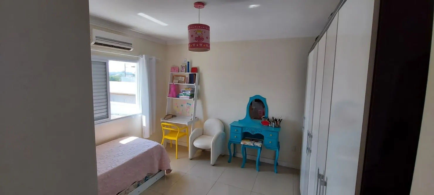 Imagem Casa à venda 3 Quartos, 3 Suites, 4 Vagas, Piracangaguá, Taubaté - SP | Condominio Jardim Oásis