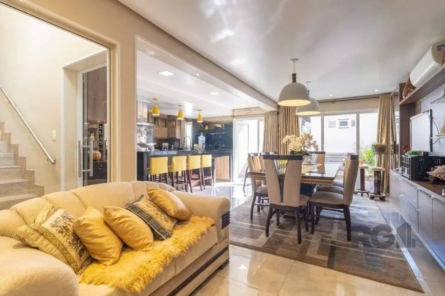Imagem Casa 280m² - 3 dormitórios, 1 suíte, 2 vagas no bairro Jardim Itú