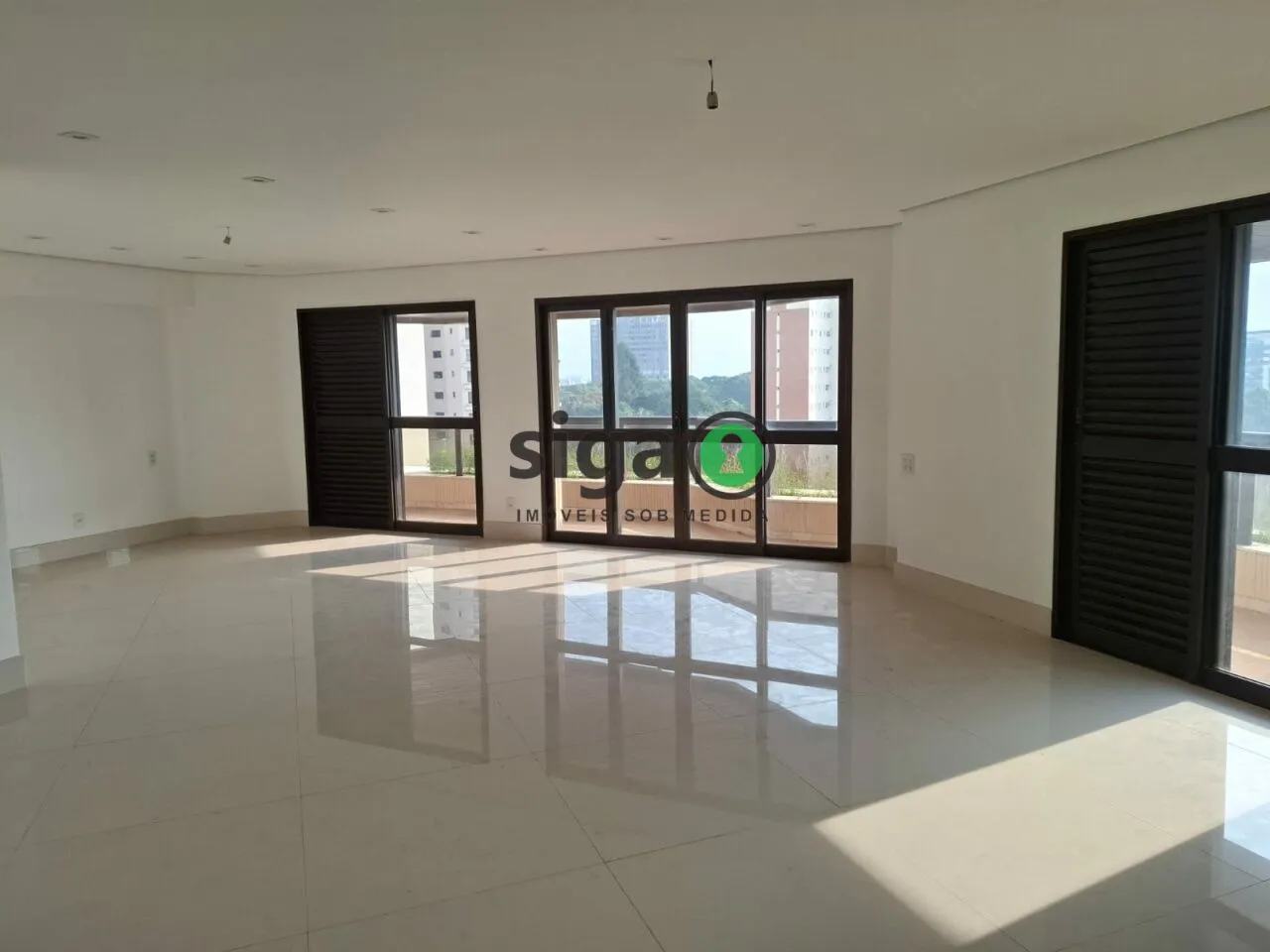 Imagem Apartamento com suítes e 4 vagas para venda, 244 m² -Vila Susana - Edifício: Cambridge Park