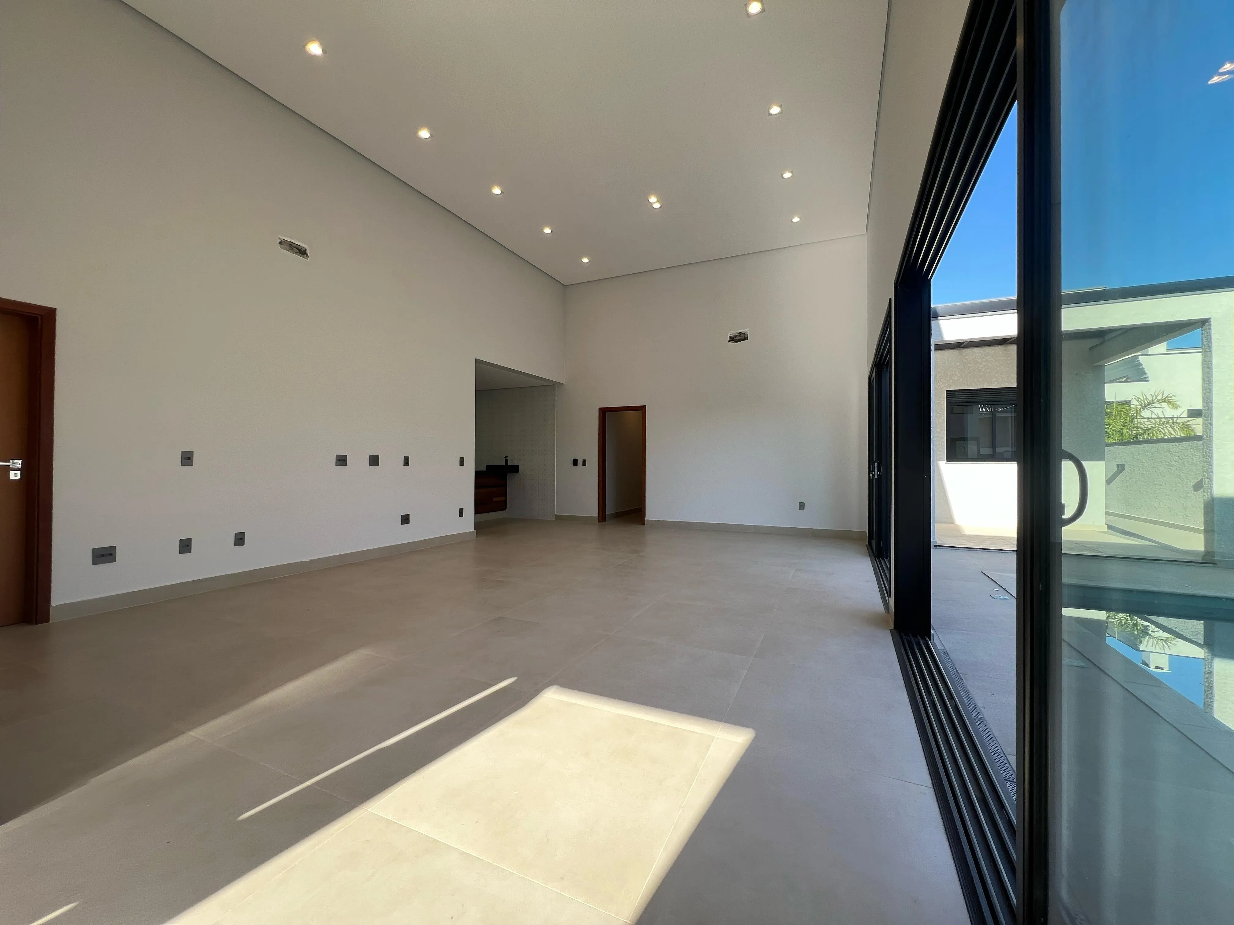Imagem Exclusiva Casa Térrea com 4 Suítes e Piscina no Alphaville Nova Esplanada 3