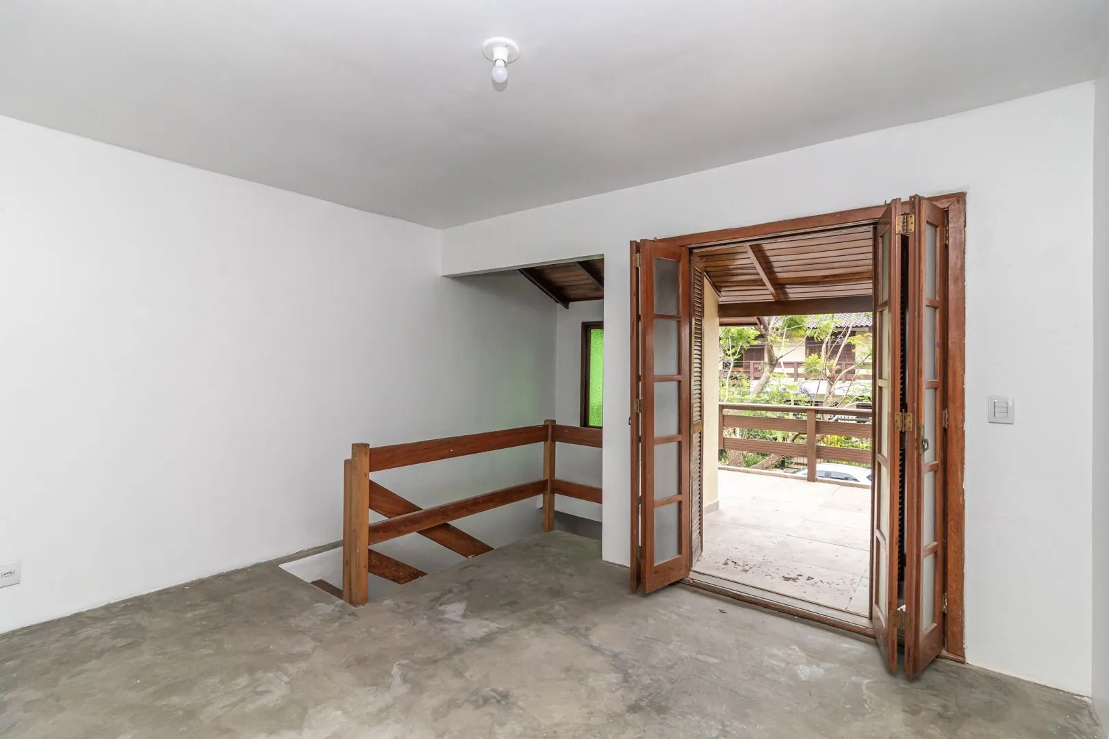 Imagem Casa no bairro Sarandi com 4 dormitórios e 4 vagas