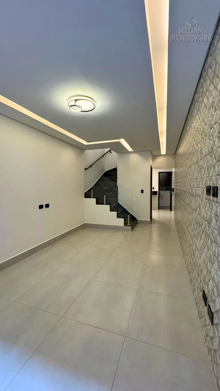 Imagem Sobrado 2 Dormitórios com Quintal - 63m²