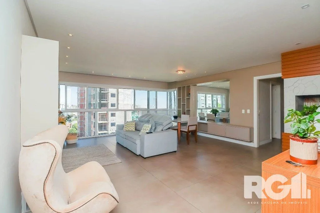 Imagem Apartamento com 3 Dormitórios, Suíte e Vaga Dupla - Andar Alto