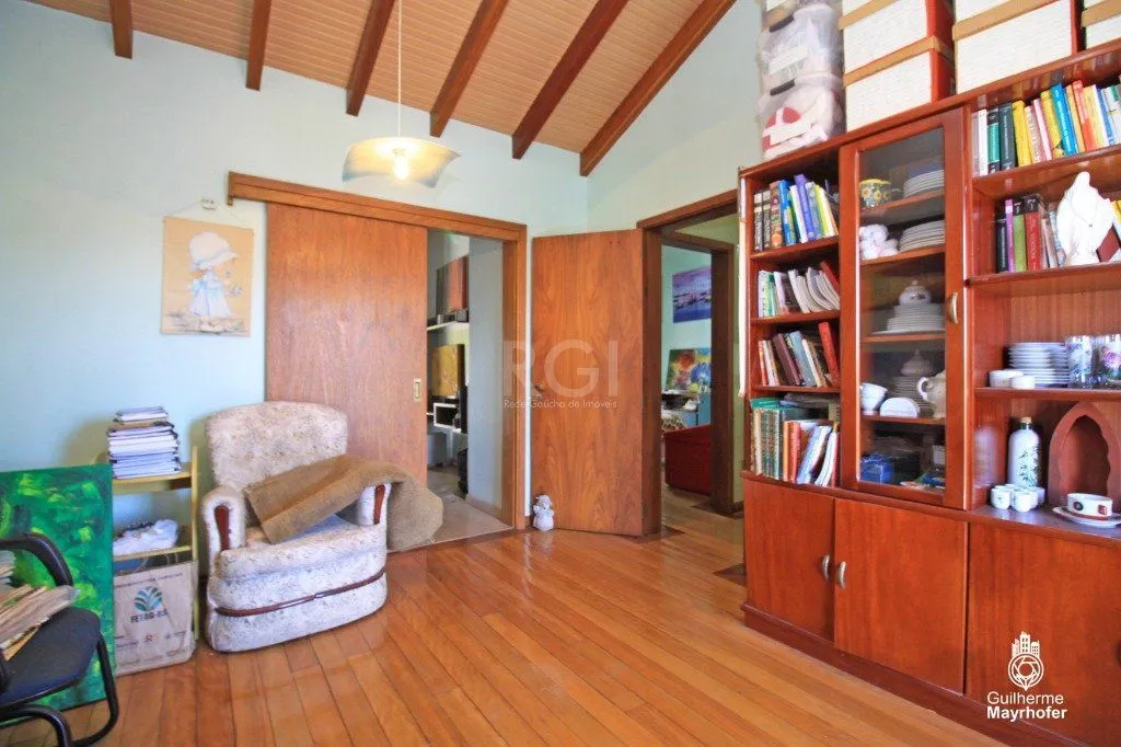Imagem Casa para Venda - 240m², 4 dormitórios, sendo 3 suites, 6 vagas - Jardim Sabará